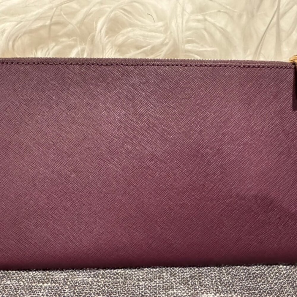 Michael Kors Clutch Wallet Wristlet Saffiano Leather Gold Zip Burgundy NWOT - Picture 3 of 5
